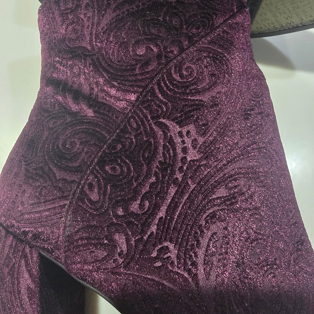 Nine West Purple Paisley Velvet Ankle Boots Pointed Toe Block Heel 9M 9x9 Tech - Picture 4 of 12